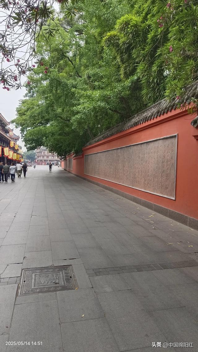 我这个礼拜来到了四川美丽的眉山市