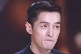 骗了我们40年！他就是胡歌的亲生父亲，难怪胡歌能大红大紫！图片