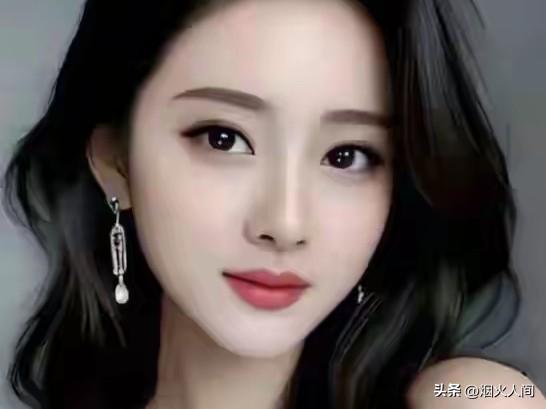 女人在暗示发生亲密关系，会有的几个表现，掩盖不了