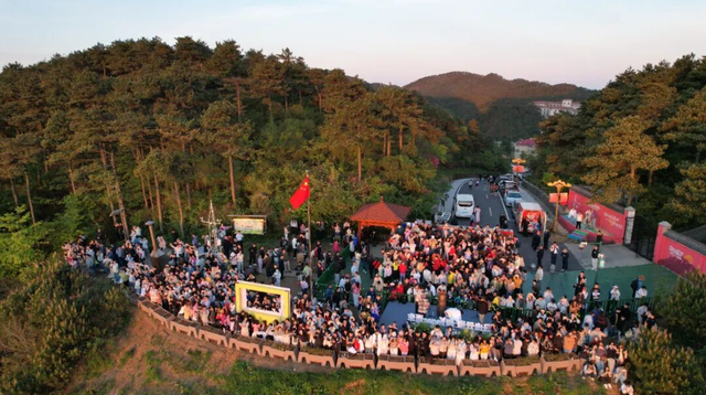 双节文旅 “成绩单” 出炉！庐山上榜全国热门赏秋景区🥳