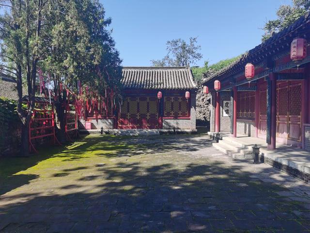 长城青山关初秋晨景