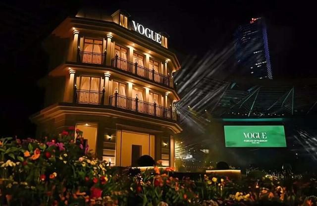 钟楚曦VOGUE盛典疯狂抢C，网友：野心一大坨，实力一丢丢！