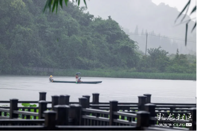 水墨丹青普者黑 荷风烟雨画中游