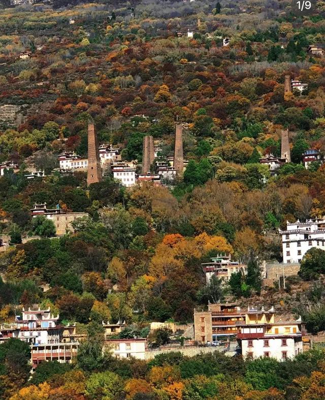 我国有甘孜藏族自治州、恩施土家族苗族自治州等30个自治州