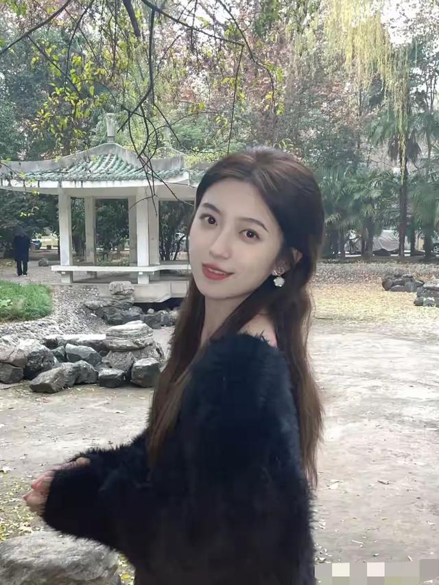兰州交大校花生图惊艳全网！网友惊叹：好似仙女下凡间！