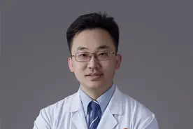 医生肖飞“过人之处”分析：原配北大毕业，情人护士长和海归女孩图片