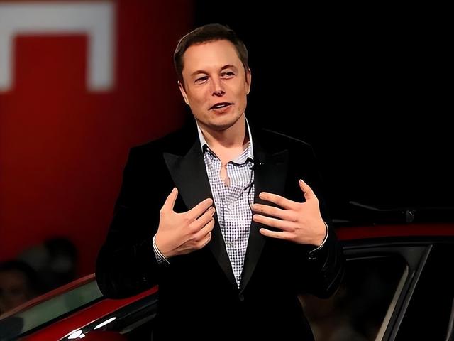 犯了两个关键错误！马斯克预言5年后不再有手机和App