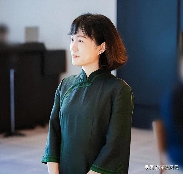 杨振宁离世不到1个月，翁帆近况意外曝光，没有牺牲，无须自证