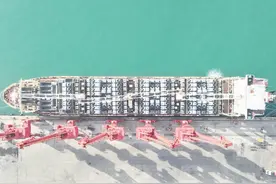 日照海关助力牵引卡车顺利出口图片