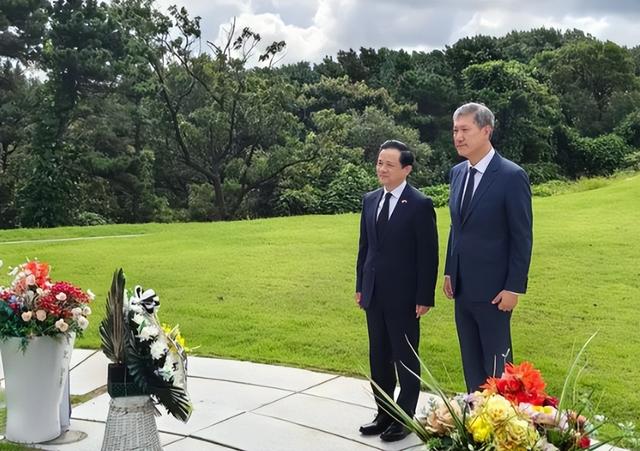 阅兵在即，中方派人祭奠韩国前总统，这封邀请函，也送了出去，李在明反应很强烈，韩国接或不接都已失算