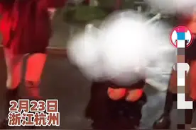 女子吐车上拒付洗车费称有4.5万粉丝要网曝司机，后续让评论炸了图片