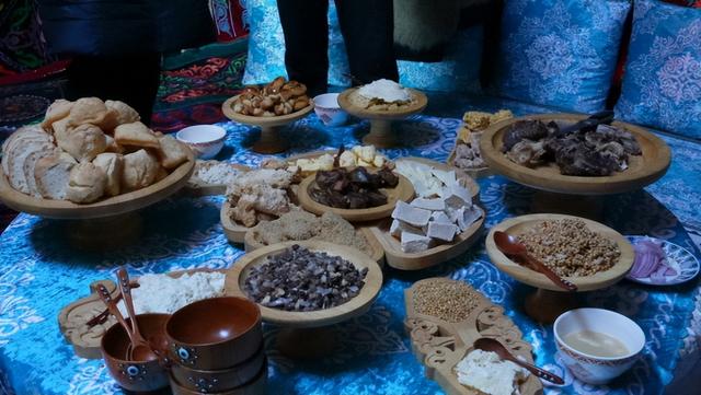 旅游吉木乃 | 冬宰文化活动启幕 萨吾尔牛羊香飘四方