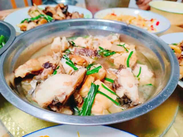 江西女子下班回家，晒13岁女儿做的饭，网友：这厨艺我30岁都不会