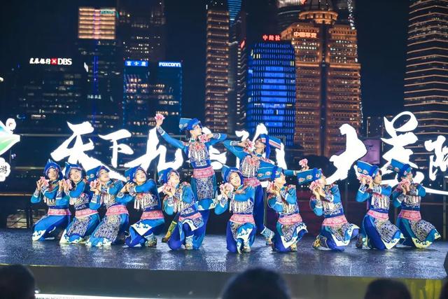 “天下九寨沟 大美阿坝州”全国行上海站启幕 携程之夜点亮北外滩