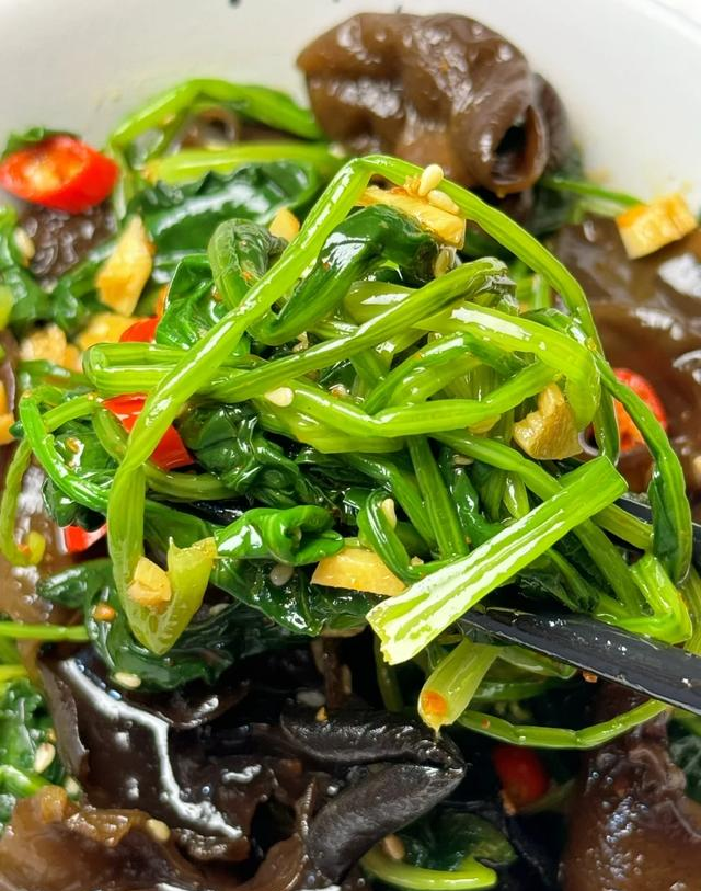 “血管清道夫”被发现！才3块1斤，清垃圾降血脂，中老年人要多吃