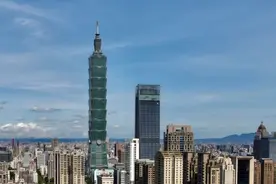 解放军双航母撼动美军，俄专家：一旦美日干预台湾，解放军将迎战图片