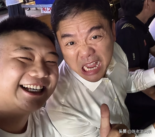夫妻本是同林鸟，但这一次，奶茶妹也“救不了 放飞自我”的刘强东