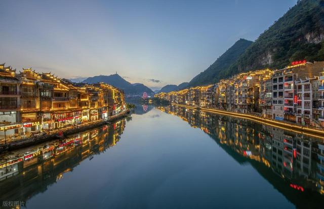 高铁直达！11-12月最值得去的6个古镇，工作累了，就去小住三五天