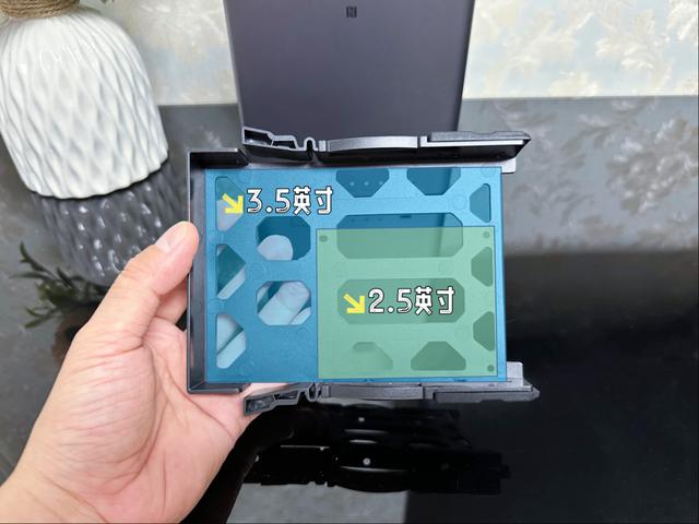 小白也能玩转私有云！绿联DH4300 Plus体验：这才是NAS该有的样子