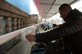 电动车充电要注意这2方面，不然电池少用1年！车主早知道不吃亏图片