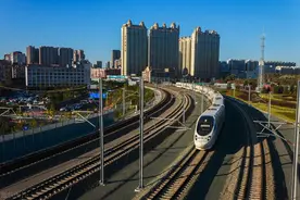 铁路局薪资曝光：火车司机最抢手？图片