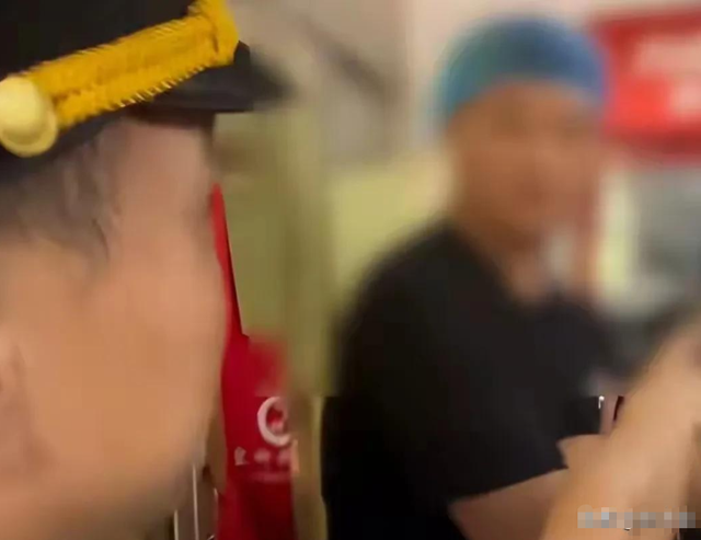 恶心！已确认全部查封下架！外卖员：恶心到我了