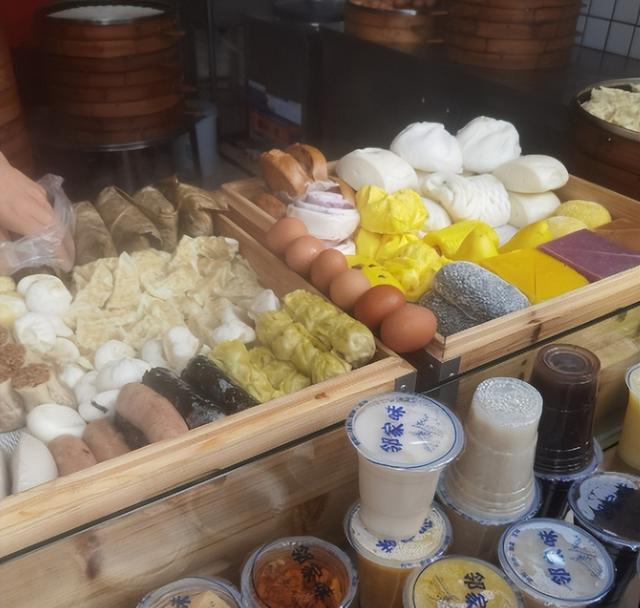 美国女孩来中国游玩七天，回国后直呼：感觉自己受到了“欺骗”！