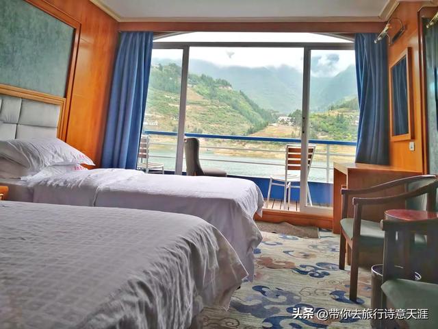 长江支流上的小三峡和小小三峡的峡谷风光