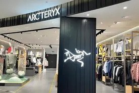 冲锋衣界迎来“惨痛一击”，美津浓、JEEP跌价后，稻草人才卖59元图片