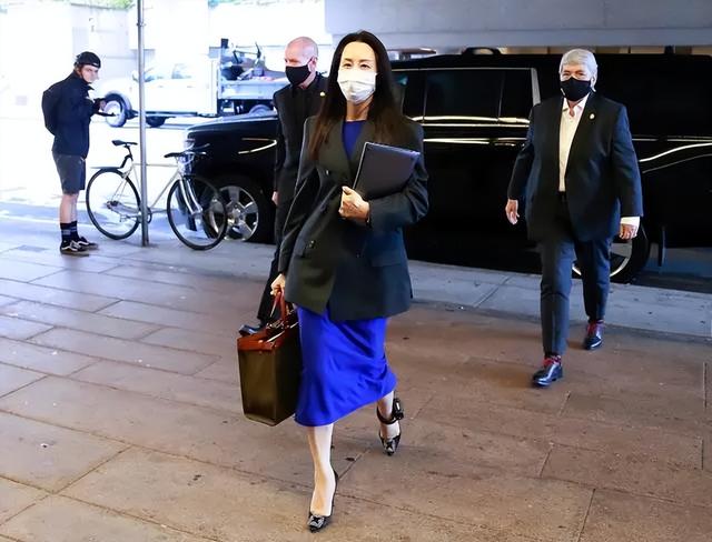 背刺中国，出卖孟晚舟的真凶被挖出来后，如今遭到了哪些报应