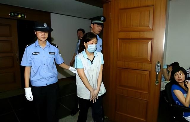 女孩被控诈骗村支书一百多万！女孩：我被村支书包养，没诈骗！