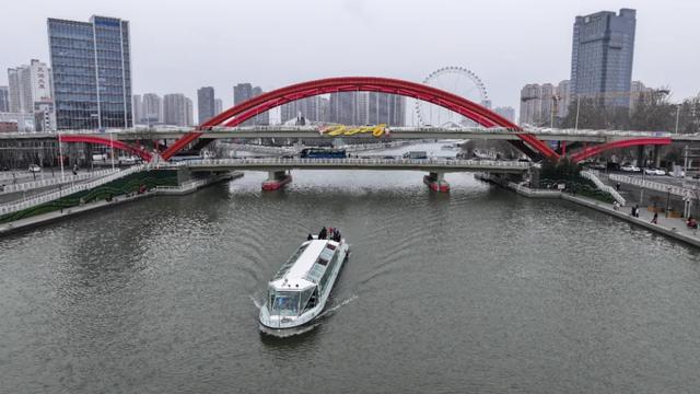 全年独有景致，就是现在！海河游船“启航”→