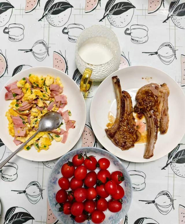 云南大理风景美如画，美食香飘四溢