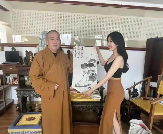 李湘不忍了！坦白与释永信的真实关系，“亲吻”照的真相终于大白