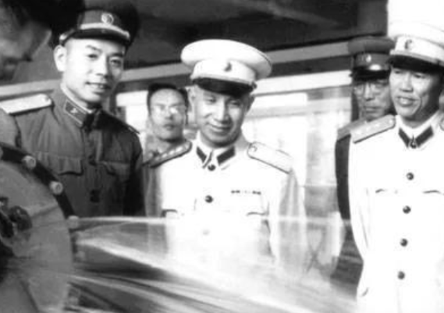 1963年，粟裕不满侄子老来自己家度假	，叮嘱：以后不要老往北京跑