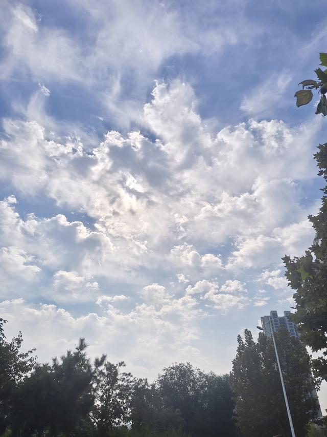 徒步穿越西流湖，赏秋正当时