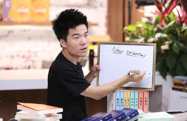获得央视奖项仅5个月，董宇辉再亮新身份，原来他还有一张好牌