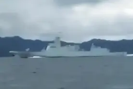 解放军055直冲菲律宾12海里，火力覆盖全境，亲华派与马科斯切割图片