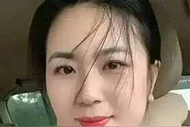 我给62岁老头当保姆，每月6000，他每晚留我半小时帮他打视频电话图片