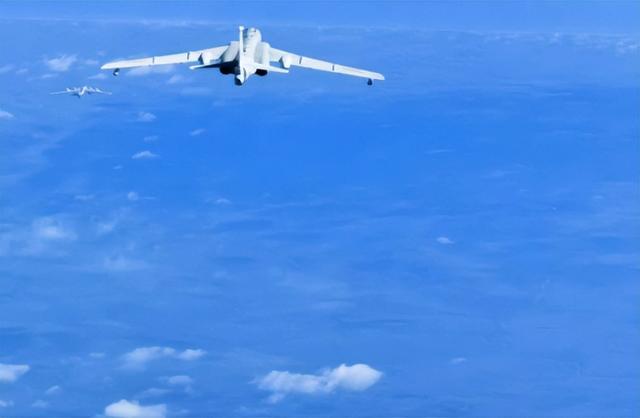 中俄战机出动不到24小时	，美国轰炸机起飞，高市的愿望实现了？