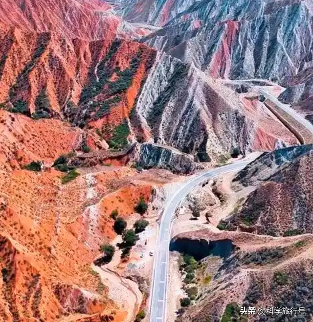 新疆因祸得福？烧129年的地下火被灭，凭空多了个金饭碗