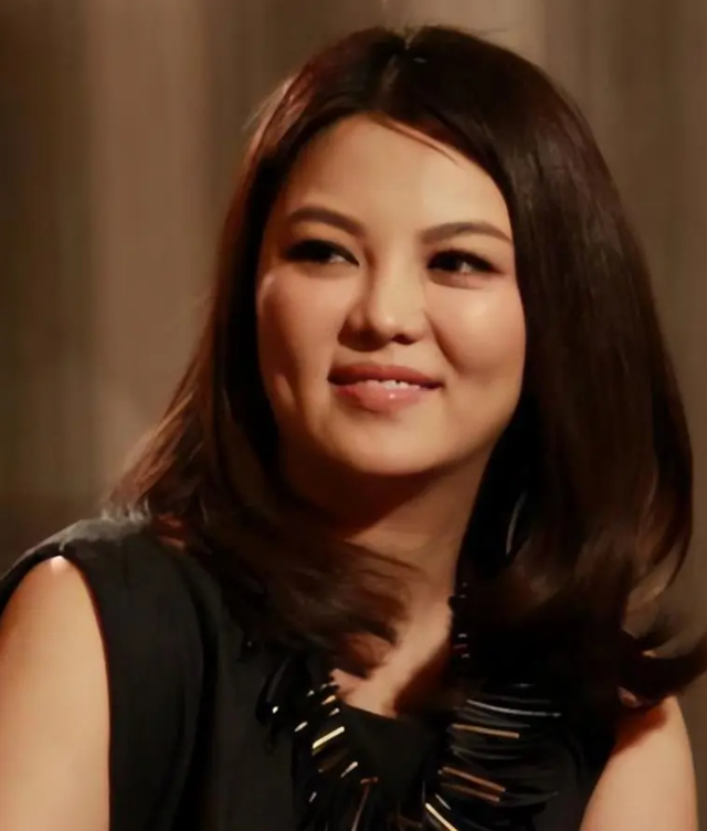 李湘也没想到	，11年前让她怀二胎的人，如今竟成为她的“救赎”