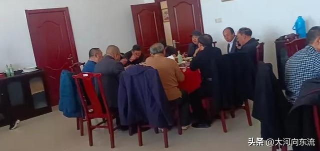 潍坊酒文化研究会酒器收藏协会2026年度工作会议在云门春酒业召开