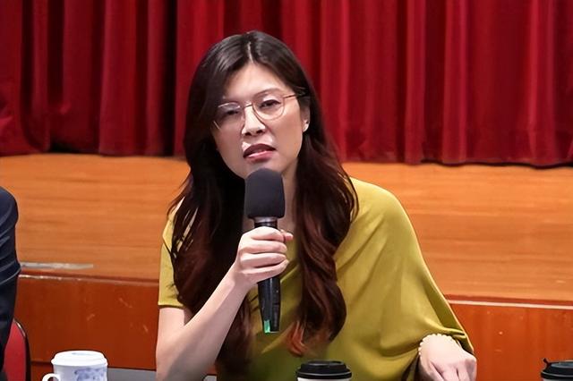 美国劝没用	，郑丽文向赖清德宣战，岛内风向大变，半数挺九二共识