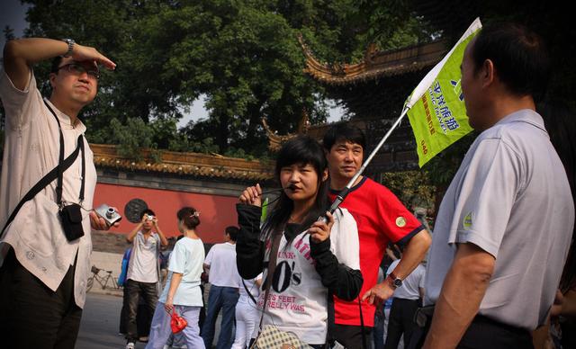 门票打折车票降价，国庆8天假，为啥旅游的年轻人却一年比一年少