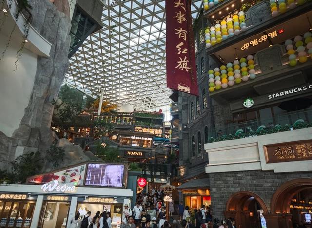 茶啊冲早晨的热闹，被有轨电车承载了几十个春秋