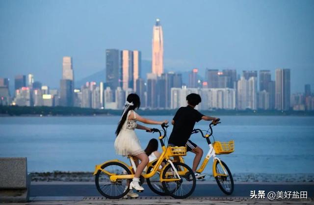 一座城，45年的海阔天空