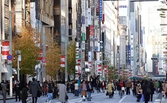 广东和日本都是1.2亿人，日本创造4.77万亿GDP，广东却令人意外