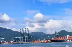 59岁男子海域玩直立板失联 在海上漂流20小时近20公里 靠尿液取暖 想到妻儿才有求生意志图片