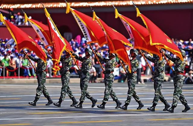 天安门旗台下为啥要装一台空调？明明哨兵都享受不到，看完才明白